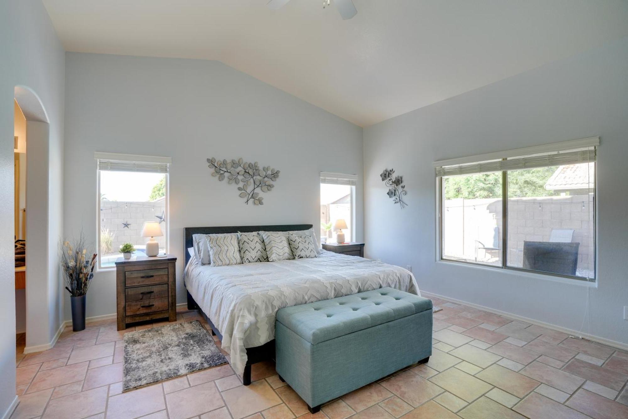 Sunny Surprise Getaway With Private Yard And Pool Villa ภายนอก รูปภาพ
