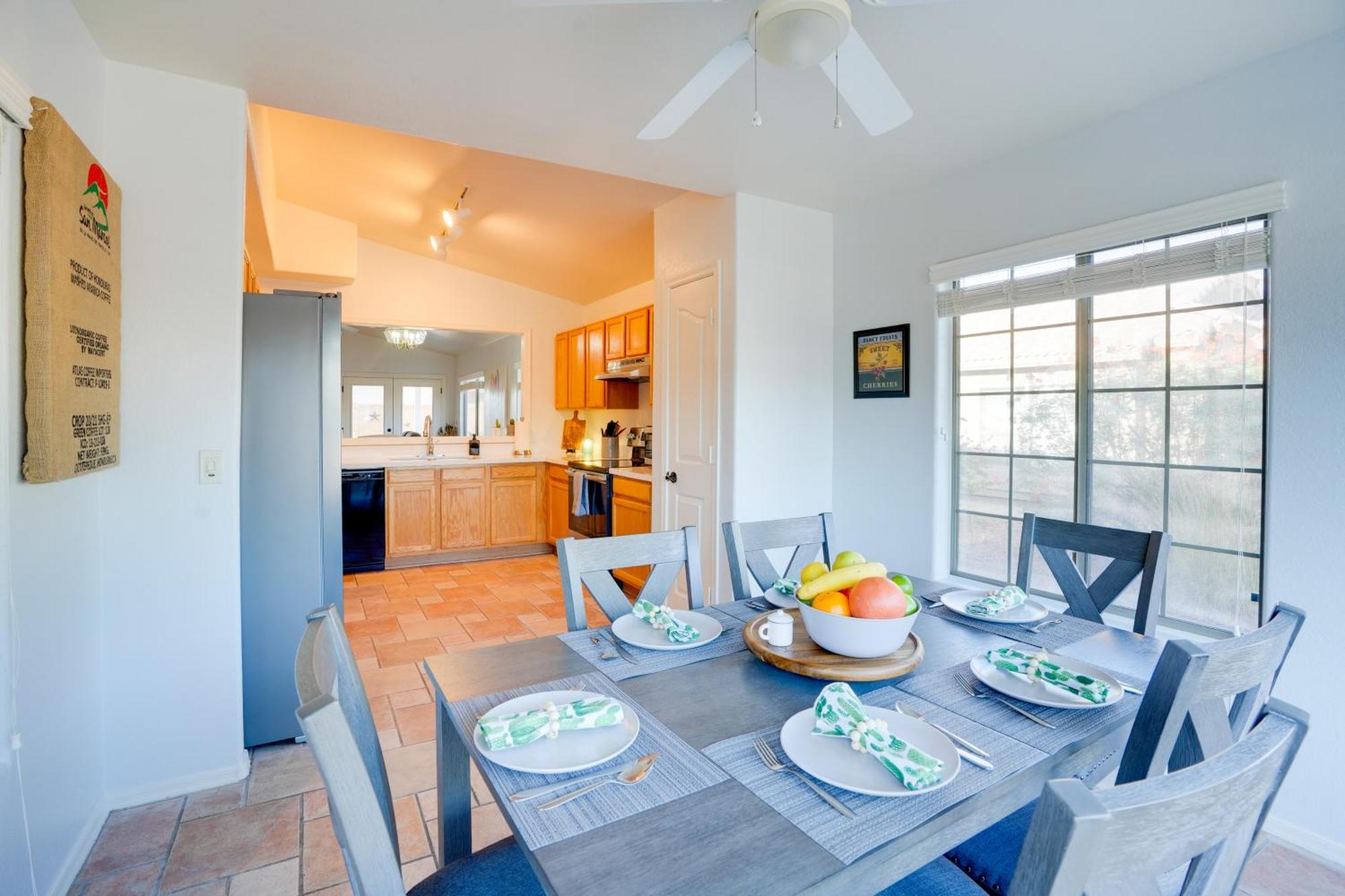 Sunny Surprise Getaway With Private Yard And Pool Villa ภายนอก รูปภาพ